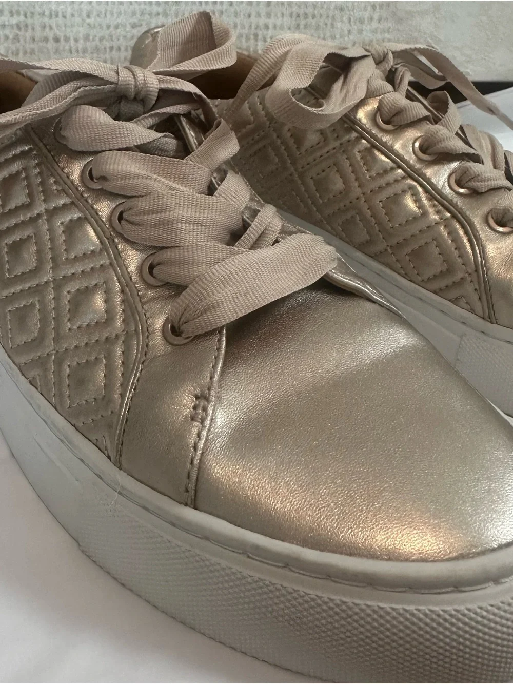 Tory Burch Metallic Gold Quilted Leather Lace Up Sneakers Women’s Size 8M